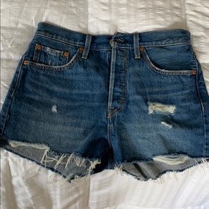 501 Levi high rise shorts - Size 27 - rarely worn